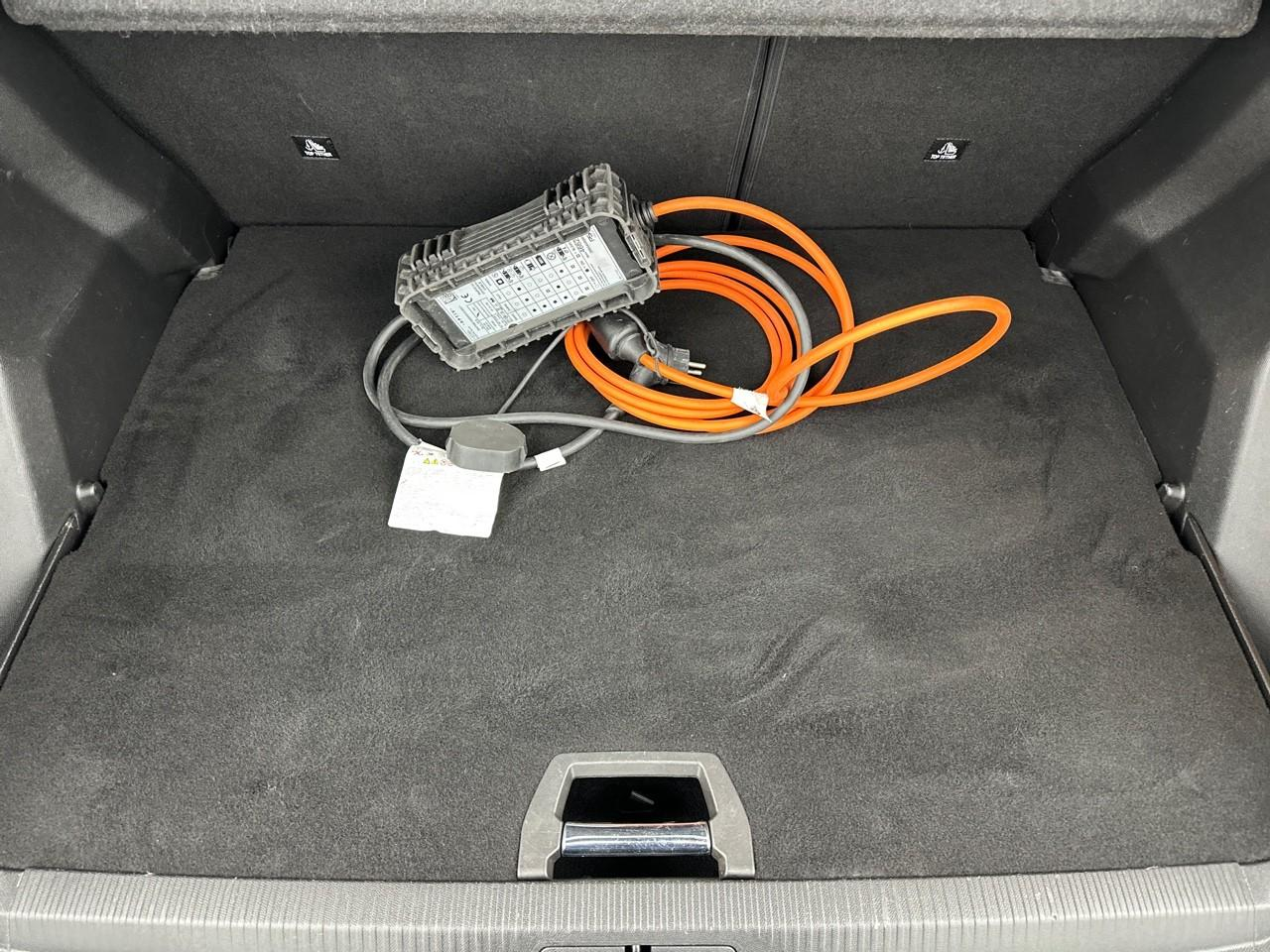 Peugeot 2008 electrique 136 ch gt pack — photo 6