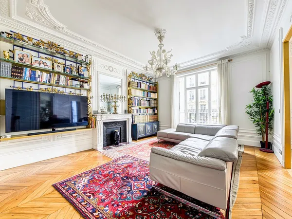 Appartement 6 pièces 177 m²