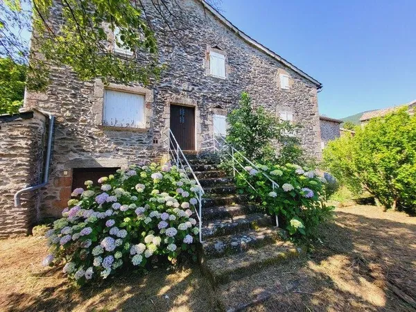 Maison Vente Les Vans 8p 280m² 305000€