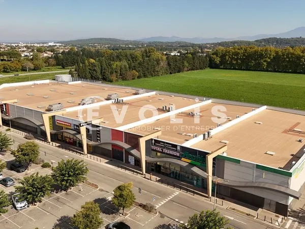 Lot Commercial de 630 m² - 630 m² non divisibles