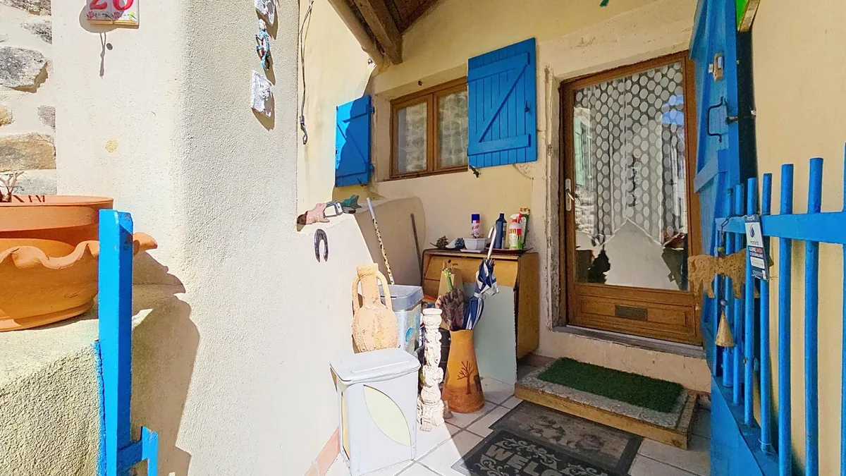 Photo 3