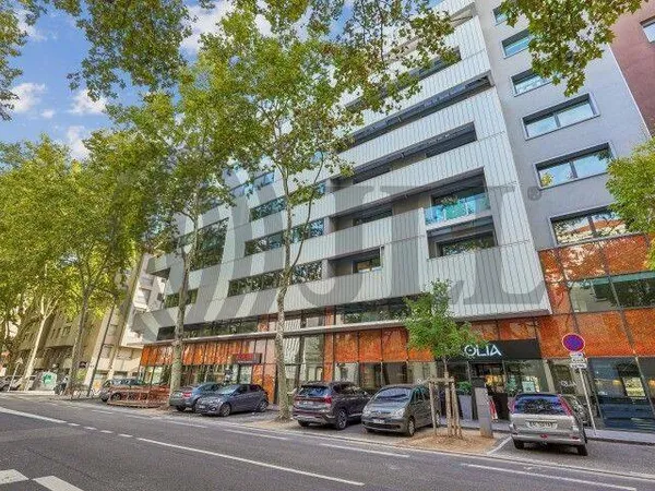 Bureau 1 pièce 658 m²