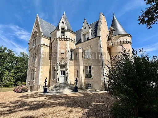 Château 8 pièces 323 m²