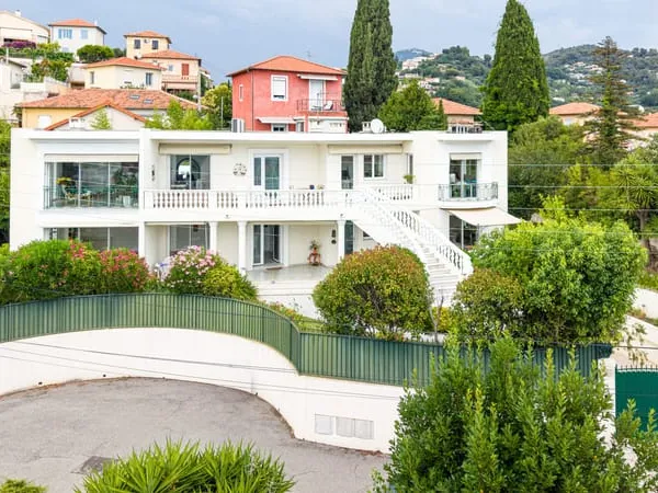 NICE NORD - COLLINE SAINT-SYLVESTRE - VILLA - 240 m2 - Terra