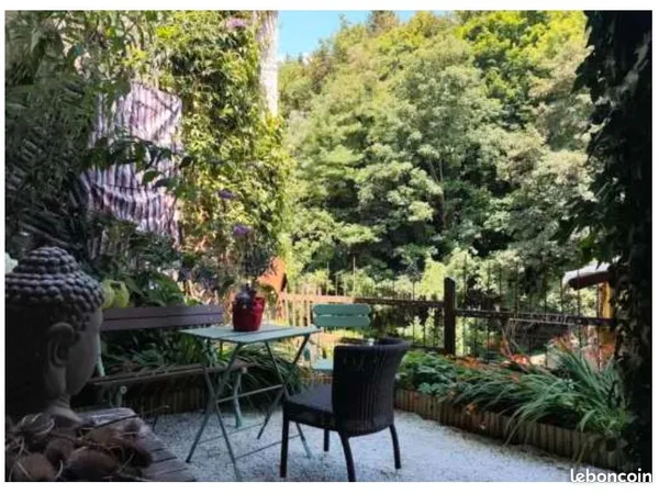 Renage appartement T5 110 m2 dans un maison avec jardin et dépendance