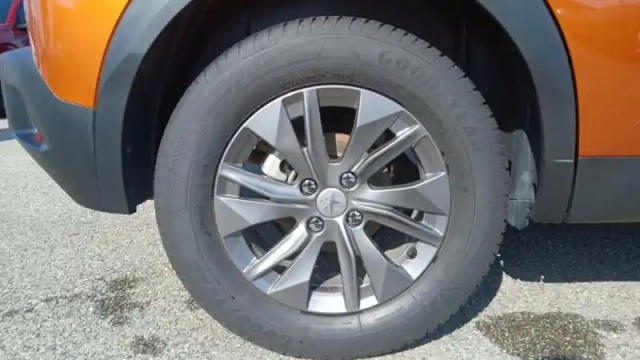 Peugeot 2008 puretech 130 s&amp;s eat8 — photo 14