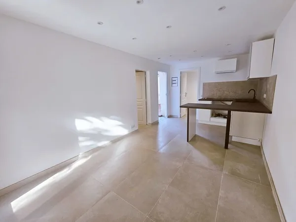 LE CANNET GRANDE BRETAGNE 2P 32 M2 en rez de jardin