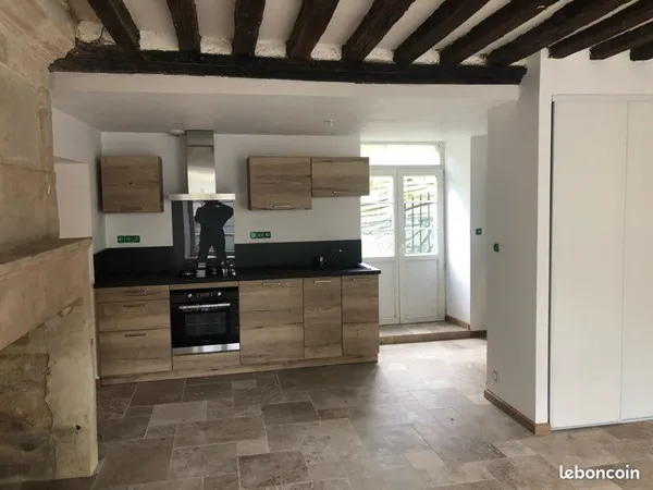 À louer Grde maison rénovée avec jardin