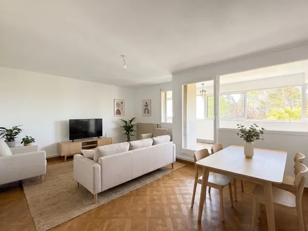 Aix-en-Provence OUEST - Appartement T4 de 80 m² avec terrasse, cave et ascenseur