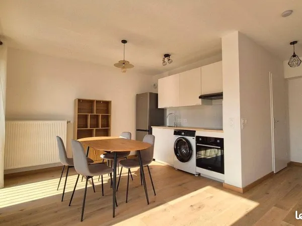 Appartement 2 pièces meublées avec balcon