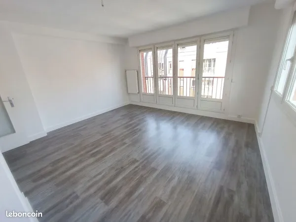 GRAND T2 LUMINEUX (58 m²) - LILLE CENTRE / STATIONS - DERNIER ÉTAGE AVEC ASCENSEUR