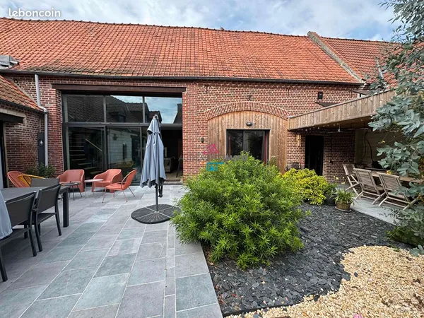 Maison 8 pièces 270 m²