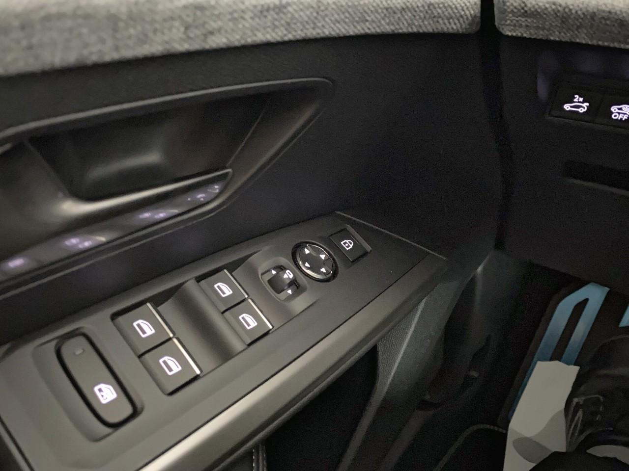 Peugeot 3008 hybrid 145 e-dcs6 gt — photo 20