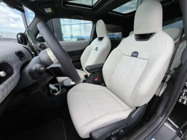Mini Cooper 3 portes s 204ch favoured dkg7 — photo 7