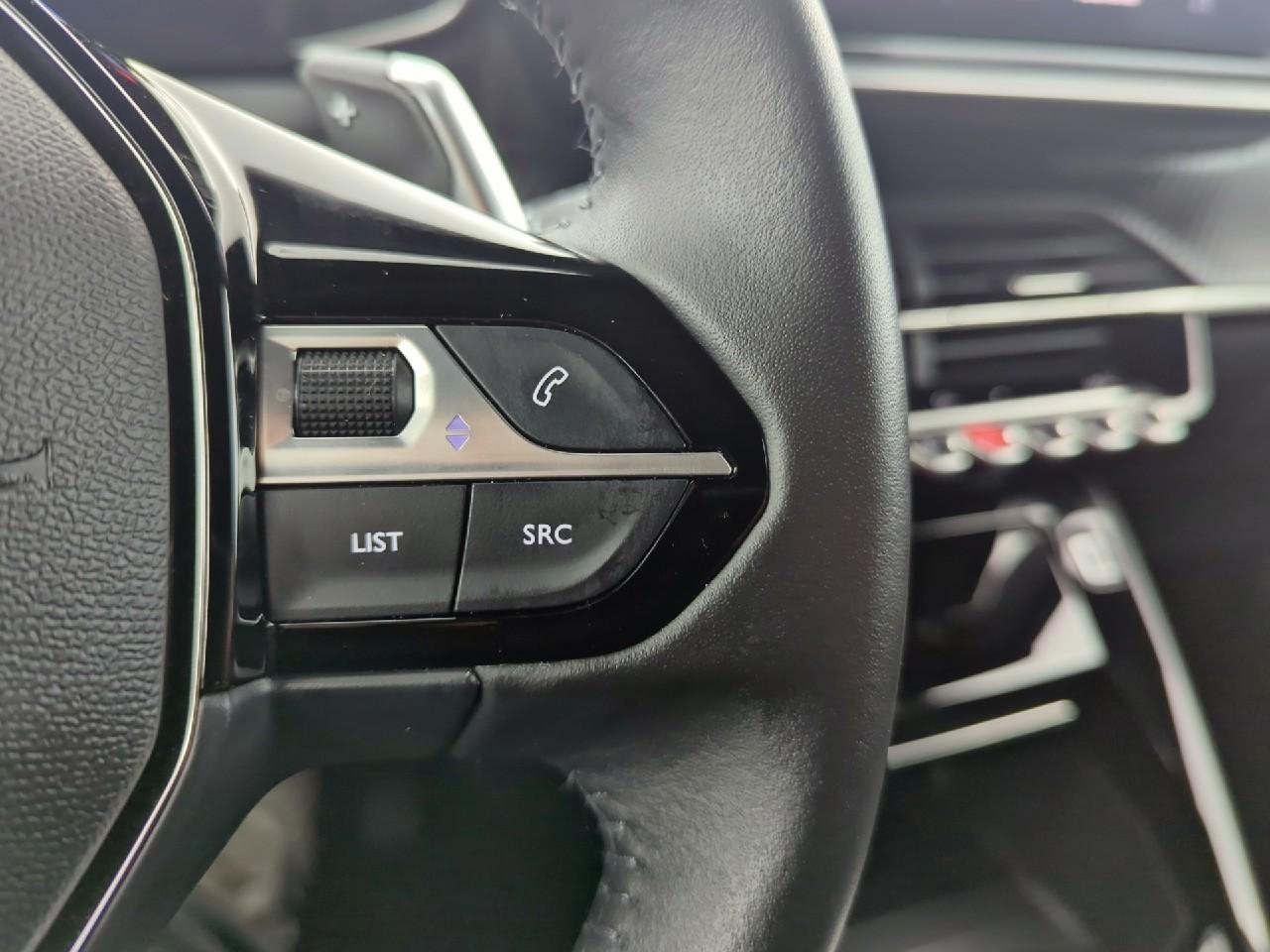 Peugeot 2008 hybrid 145 ch e-dcs6 allure — photo 18