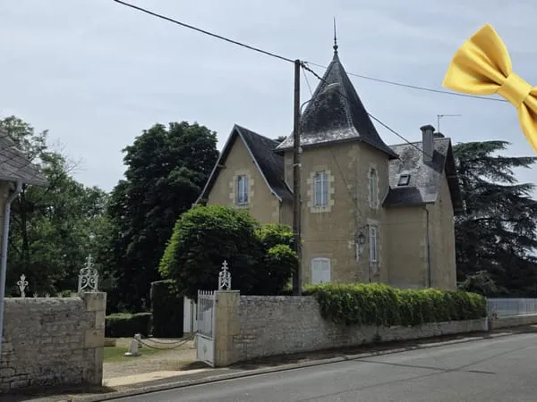 Maison de maître 238m², 5 chambres, Piscine, Dépendances, Terrain ? Pleuville (16)
