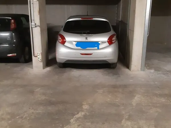 Olace de parking couvert