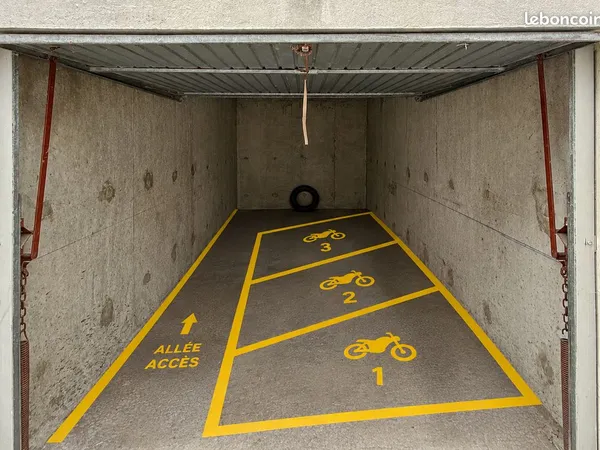 Box fermé moto - secteur Part dieu