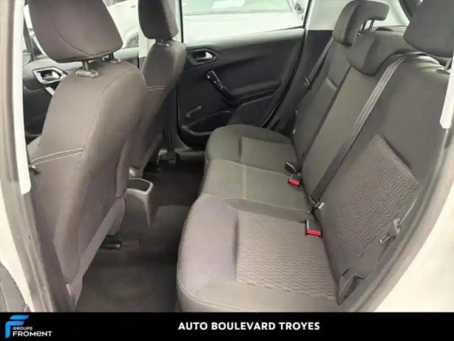 Peugeot 208 1.2 puretech 82ch active 5p — photo 12