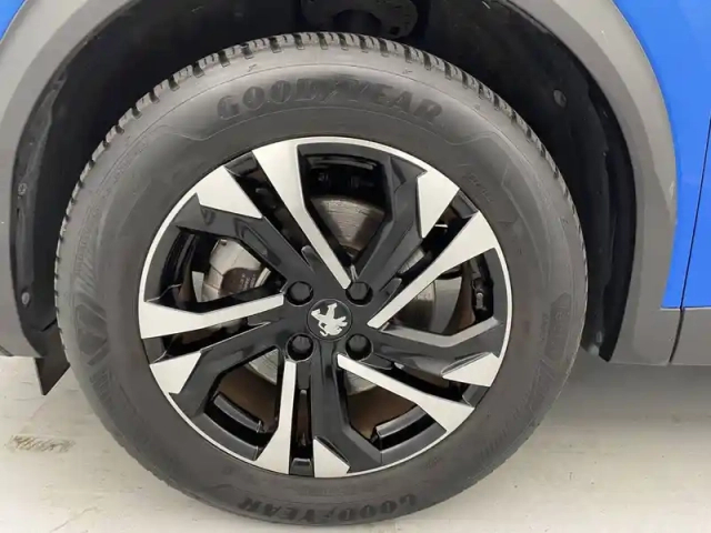 Peugeot 2008 electrique 136 ch — photo 18