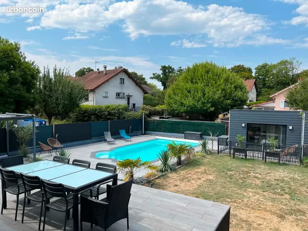 Colocation dans maison individuelle avec piscine creusée
