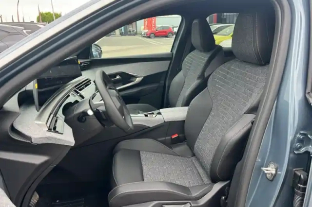 Peugeot 3008 plug-in hybrid 195 e-dcs7 — photo 10
