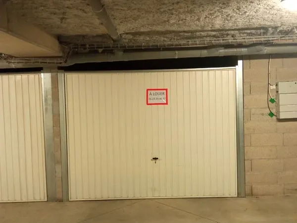Garage à louer