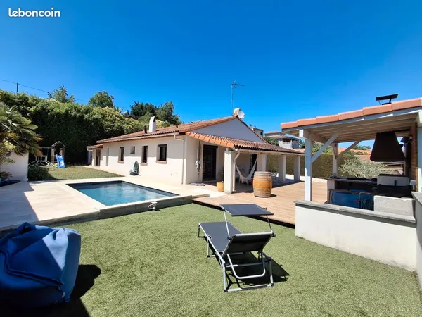 Maison 130m2 plain-pied 4 chambres, avec extérieur esprit vacances