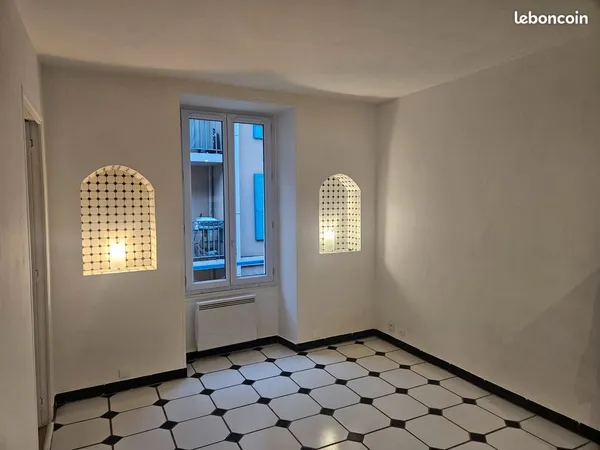 Loue beau f2 en bordure de seine