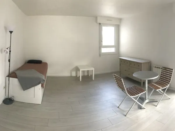 STUDIO MEUBLé ETUDIANT 27m2 EUROPOLE GARE