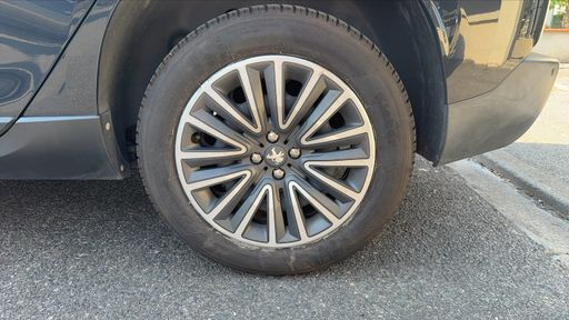 Peugeot 2008 1.5 BlueHDi 100 - Allure – 2019 – 132342 km – Diesel – Boîte Manuelle — photo 4