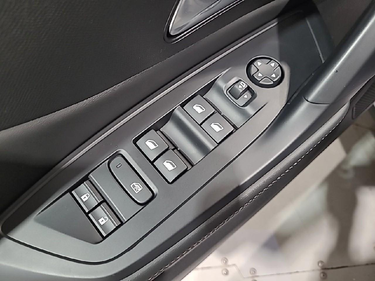 Peugeot 408 phev 180 e-eat8 allure — photo 20