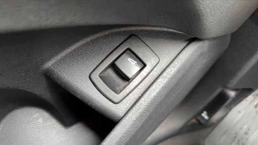 BMW X1 sDrive 16d 116 - Business Design – 2020 – 135700 km – Diesel – Boîte Manuelle — photo 4