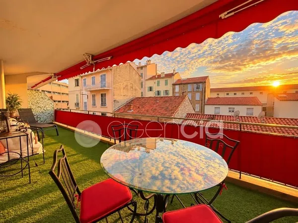 NOUVEAU Superbe 2 pièces meublé à Cannes