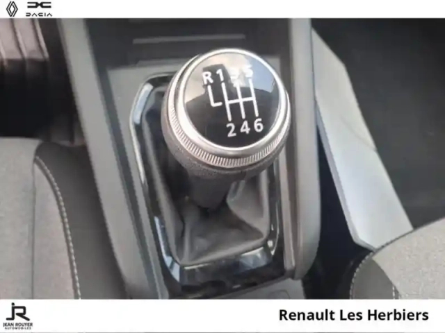 Renault Clio 1.0 tce 90ch evolution - 24 — photo 6