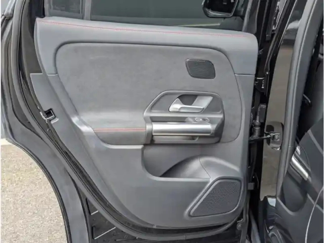 Mercedes Gla 250 e — photo 18