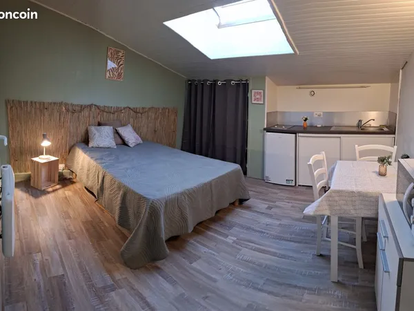 Lot de 8 studios vendus meublés et loués, centre Dax