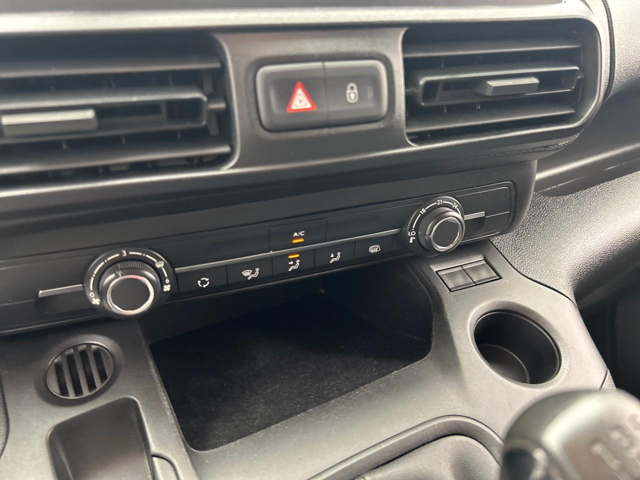 Peugeot Partner fourgon standard 650 kg bluehdi 75 bvm5 premium — photo 27