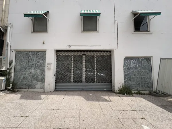 Local commercial 135 m²