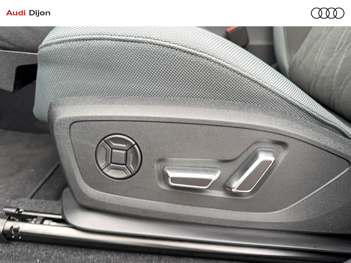 Audi Q3 SB E HYBRID 272 CH S TRONIC 6 — photo 24