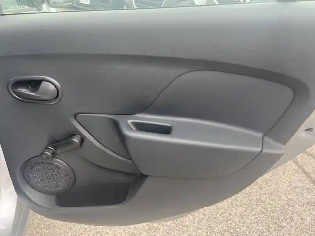 Dacia Sandero sce 75 — photo 20