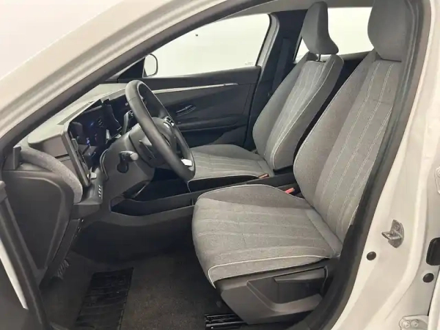 Renault Megane e-tech ev40 130ch standard charge — photo 9
