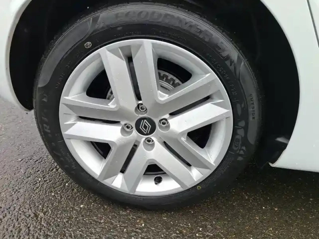 Renault Clio blue dci 100 ch gsr2 — photo 6
