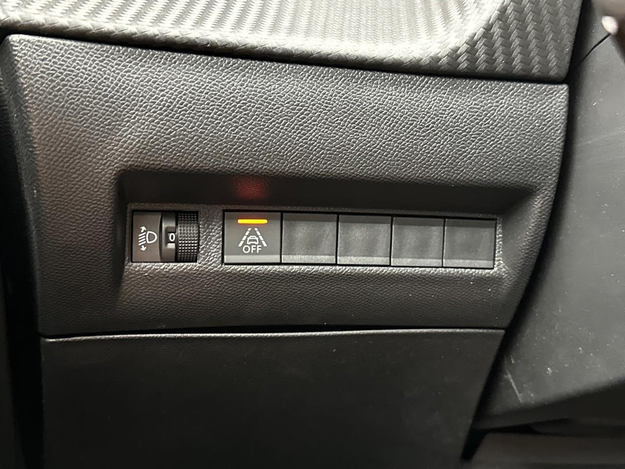 Peugeot 208 puretech 100 s&s bvm6 allure — photo 16