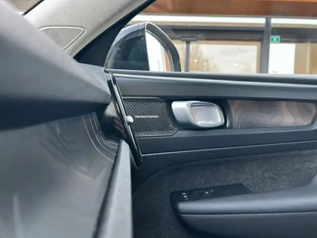 Volvo Xc40 t4 recharge 129+82 ch dct7 — photo 31