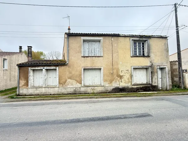 ENSEMBLE IMMOBILIER A COULON