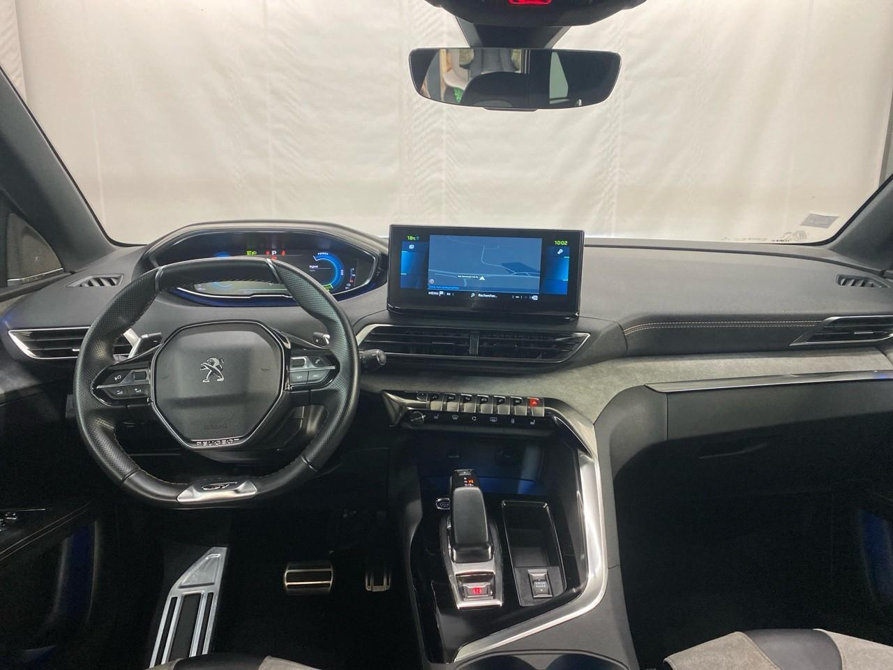Peugeot 3008 hybrid 225 e-eat8 gt pack — photo 12
