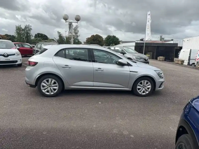 Renault Megane mégane iv berline blue dci 115 - 20 — photo 23