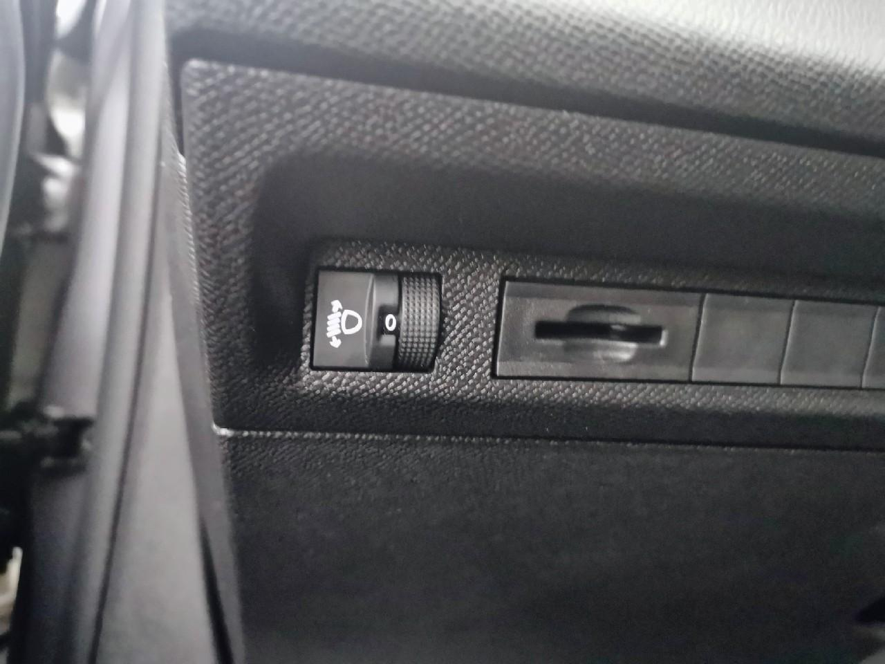 Peugeot 308 sw hybrid 145 e-dcs6 style — photo 18