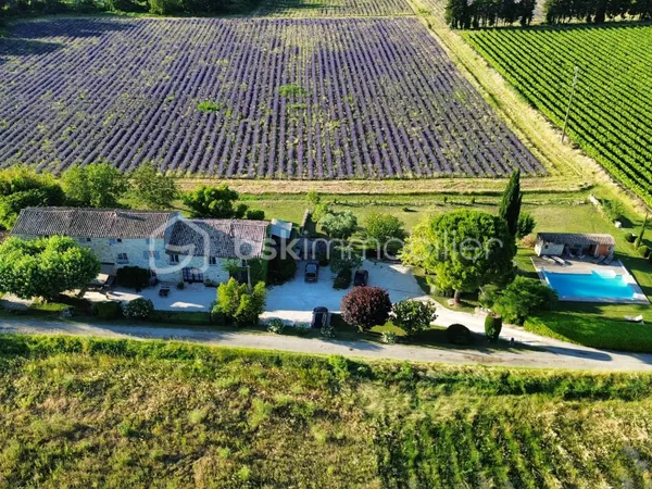 Maison 14 pièces 400 m²